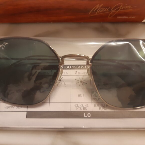 Maui Jim Moon Doggy Polarized Sunglasses (Titanium) - Picture 1 of 3